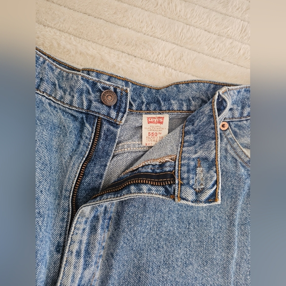 Levi's 550 Jeans - Picture 2 of 3